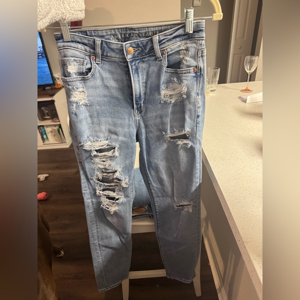 American Eagle Outfitters Light Blue Distressed Boyfriend Jeans